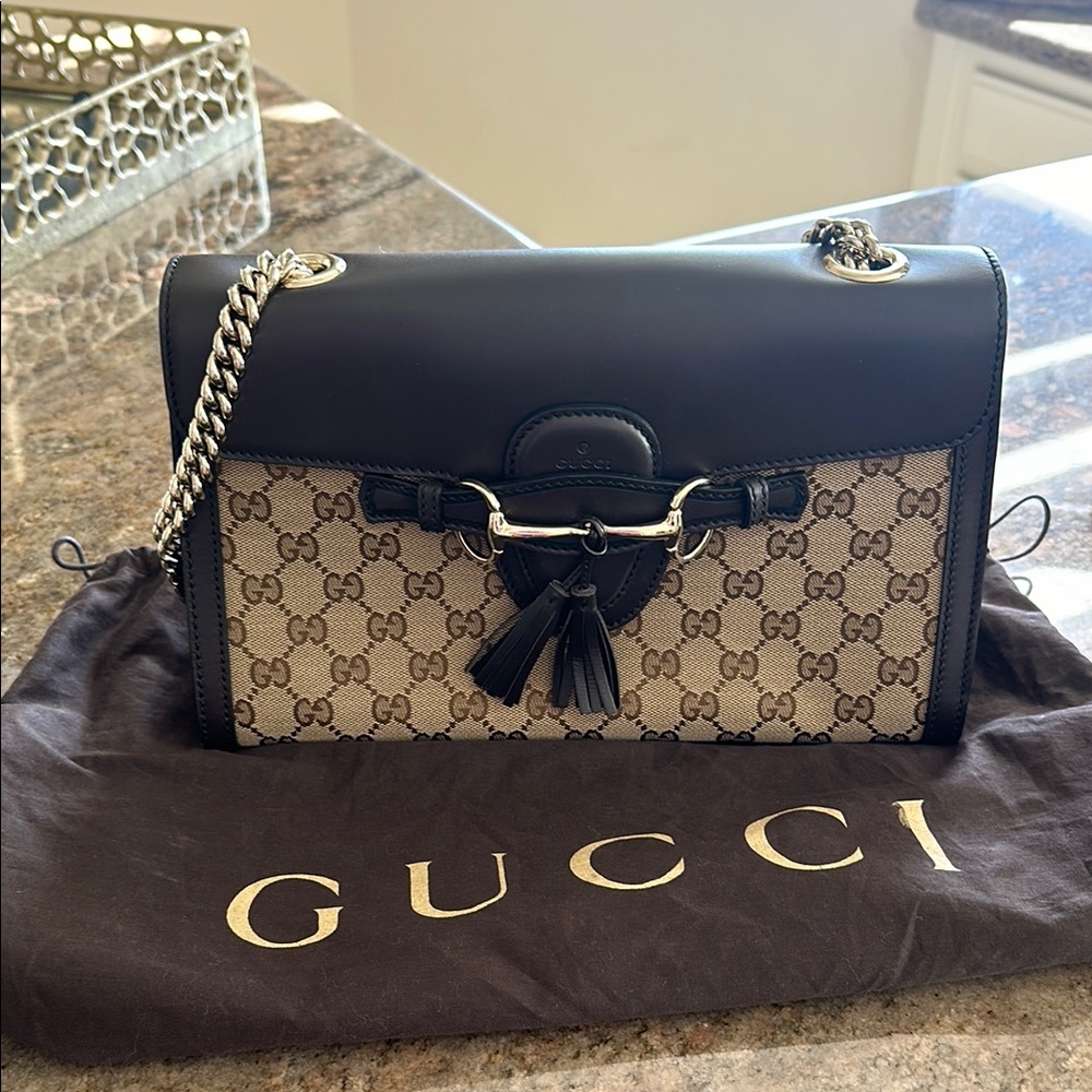 Gucci Emilie chain GG campus bag